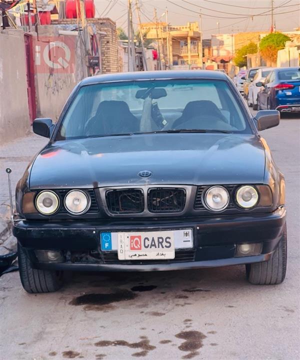 بی ئێم دەبڵیو سیریەس 5 1990  بۆ فرۆشتن لە عێراق - ڕومەیسە